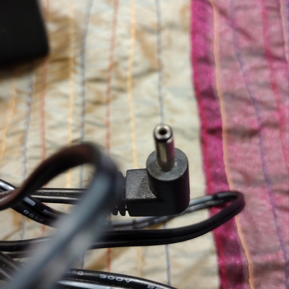 UE Switching Power Adapter model #UE24WU-120167SPA. PART # UE090626HKCN1-P.  12V - Picture 5 of 6